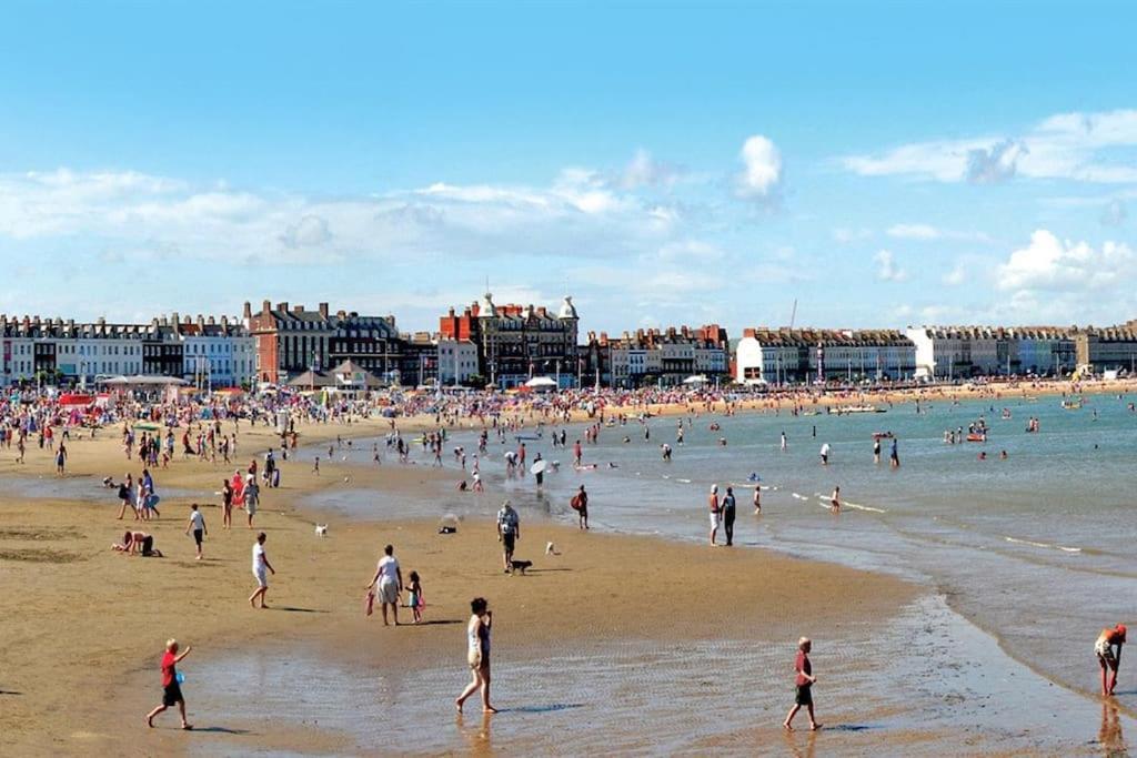 Beautiful 2 Bed Apartment Just Steps To The Beach Weymouth Esterno foto