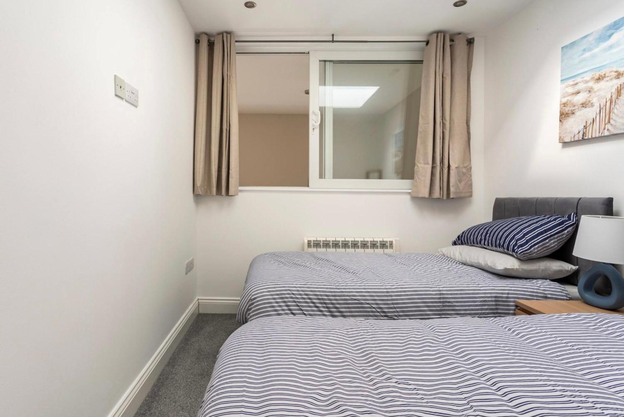 Beautiful 2 Bed Apartment Just Steps To The Beach Weymouth Esterno foto